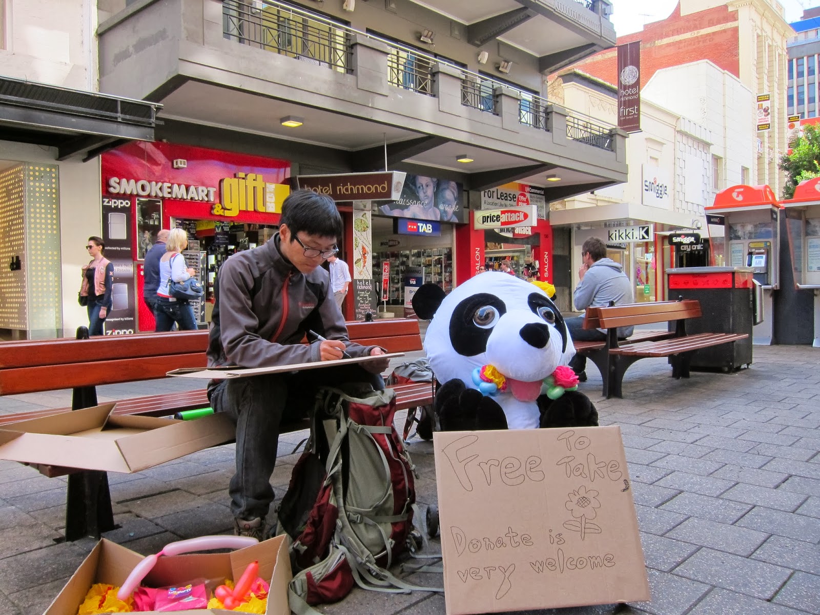 溜溜球外的賣藝 - 扭氣球 1