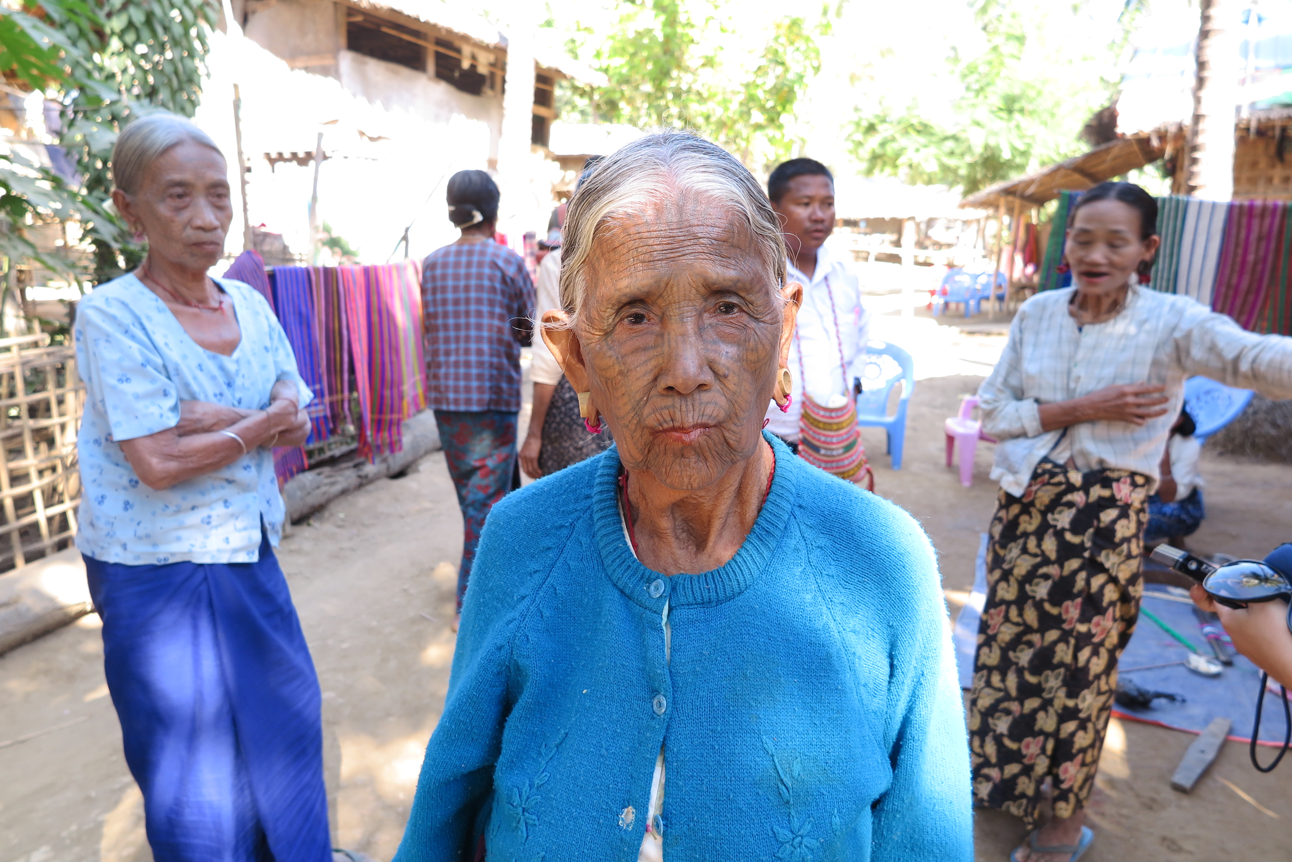 於緬甸謬杭(妙烏/Mrauk U)看最後的紋面族思考何為美麗